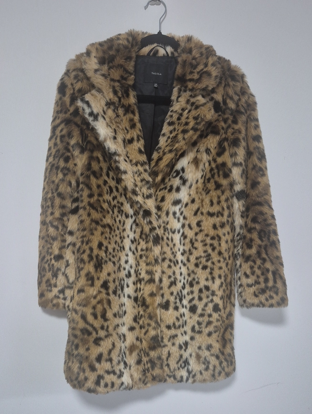 Aritzia Talula faux fur leopard jacket XS